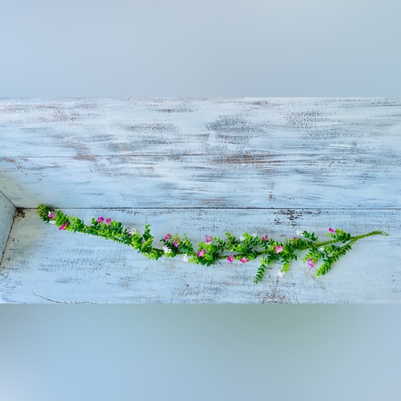 *Pink & White Wildflower Garland - Picture 3 of 13